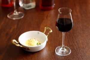 Vermouth rosso - Uovo e taleggio