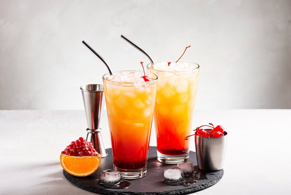 tequila sunrise cocktail