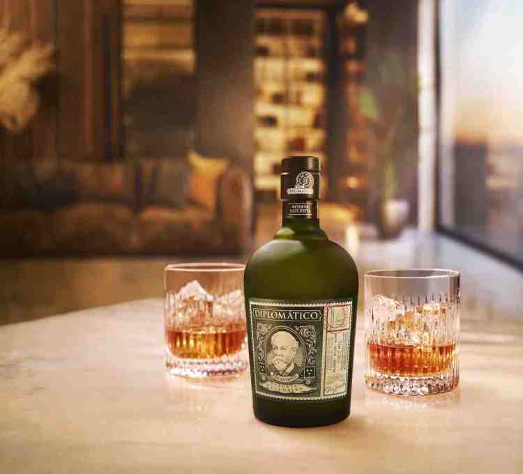 old fashioned cocktail con rum diplomatico per la festa del papà