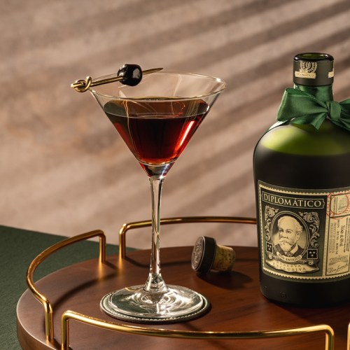 Manhattan cocktail con rum Diplomatico