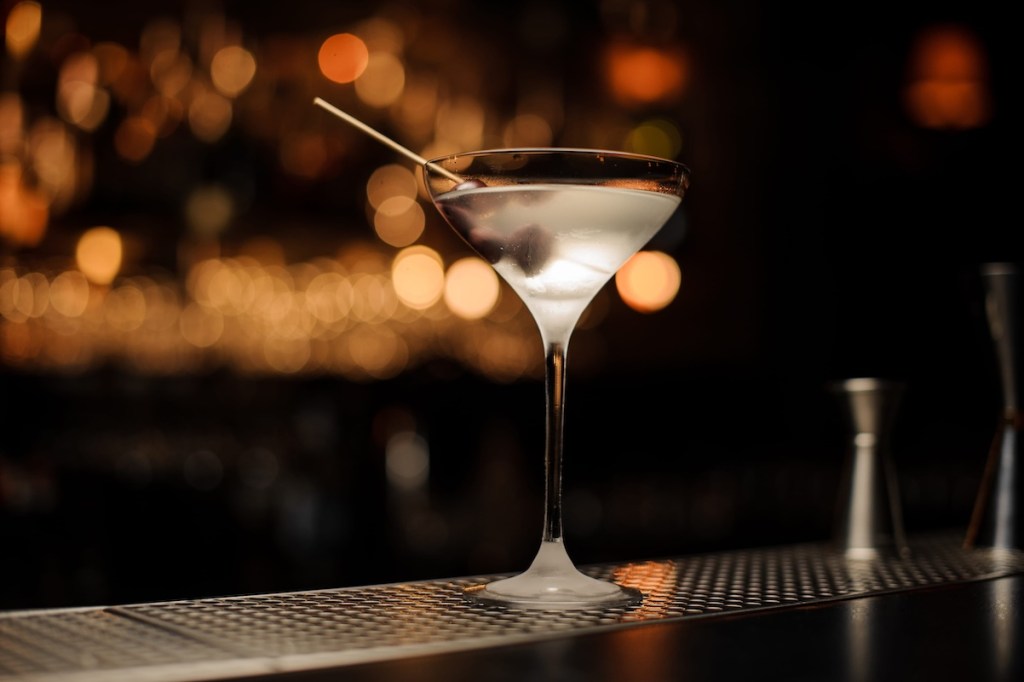 Martini sapidi: ricetta del cocktail Dirty Martini